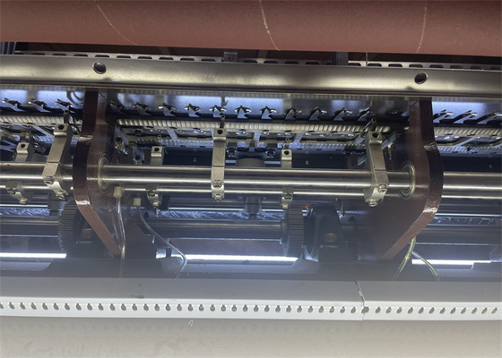 Máquina de tapicería industrial de bajo ruido eficiente con una distancia de aguja de 25,4 mm