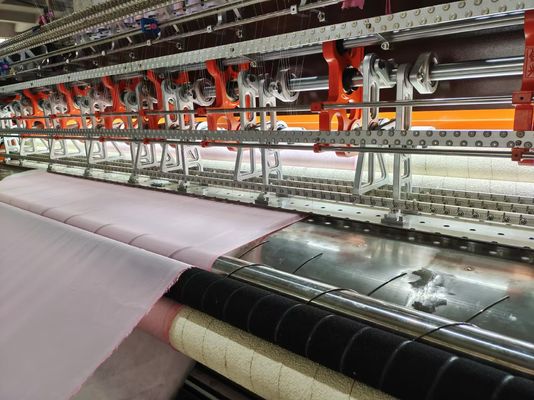 Edredón de la manta de 82 pulgadas que hace la máquina con el dispositivo del corte de borde