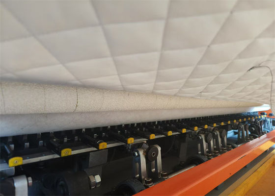 Máquina de colchas profesionales Equipo de colchas industriales con distancia de aguja de 25,4 mm